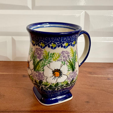 Kalich Purple and White Flower Pedastal 8oz Mug