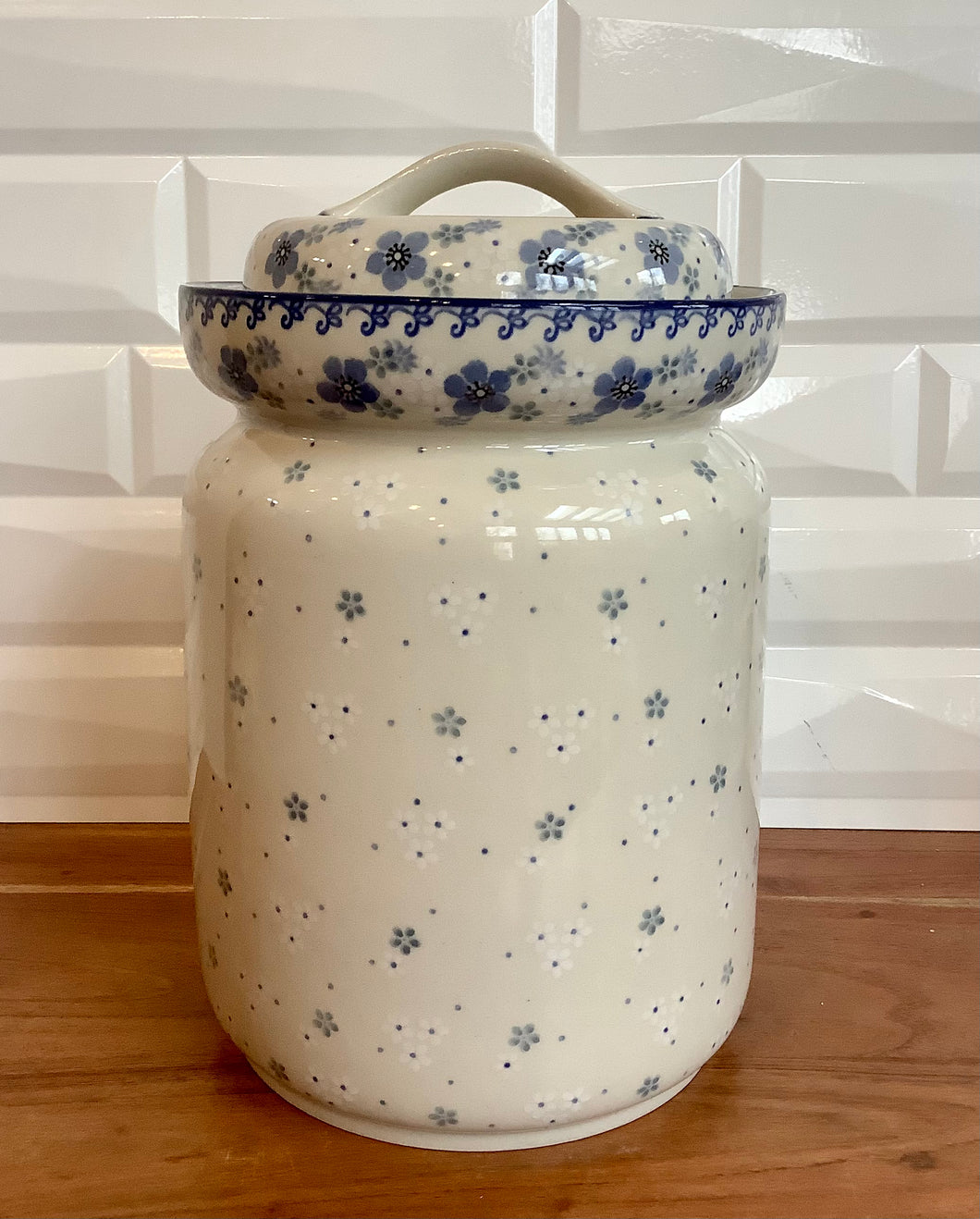 Blue Gray and White Flower Hermetic Jar
