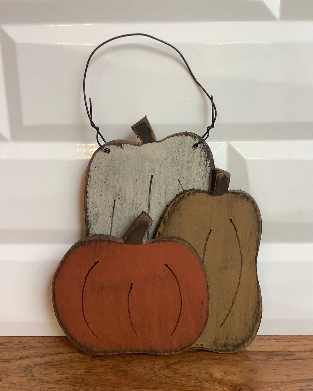 Wood pumpkin hanger
